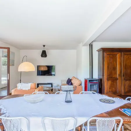 Holiday home Maison Mathilde Avec Plage Privee. *