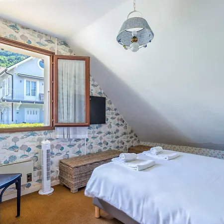 Holiday home Maison Mathilde Avec Plage Privee.