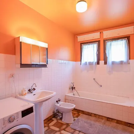 Holiday home Maison Mathilde Avec Plage Privee. Talloires