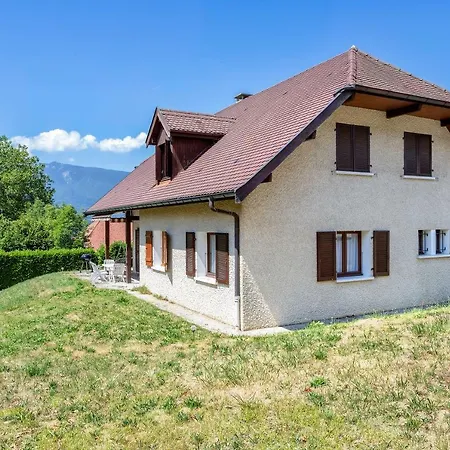 Holiday home Maison Mathilde Avec Plage Privee. *