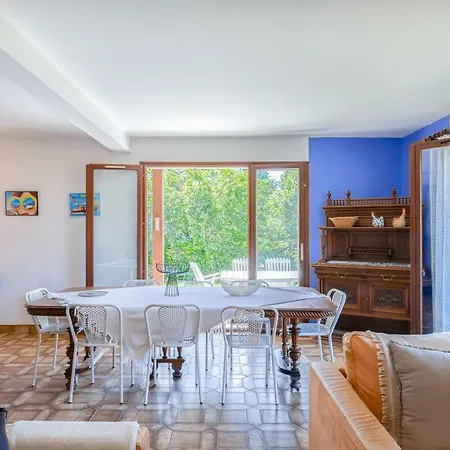 Holiday home Maison Mathilde Avec Plage Privee.